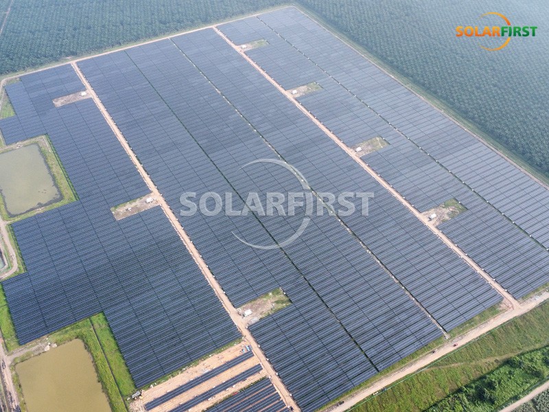75 MWp Bodenmontage in Malaysia