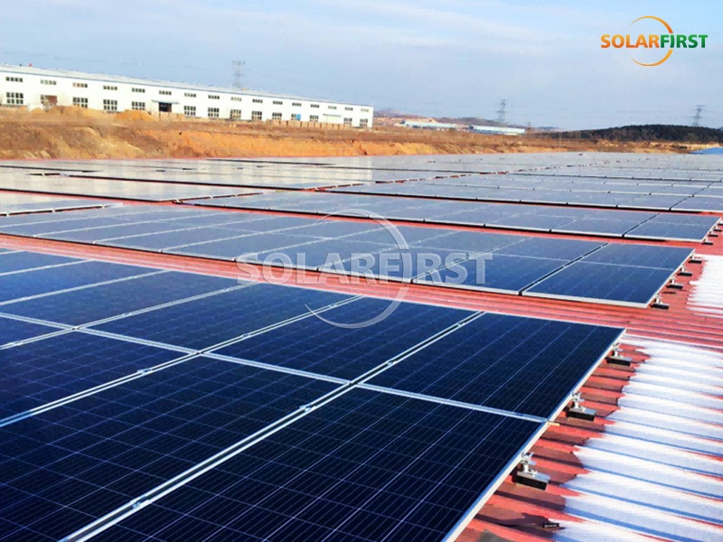 5,6 MWp Metallziegeldachmontage in China