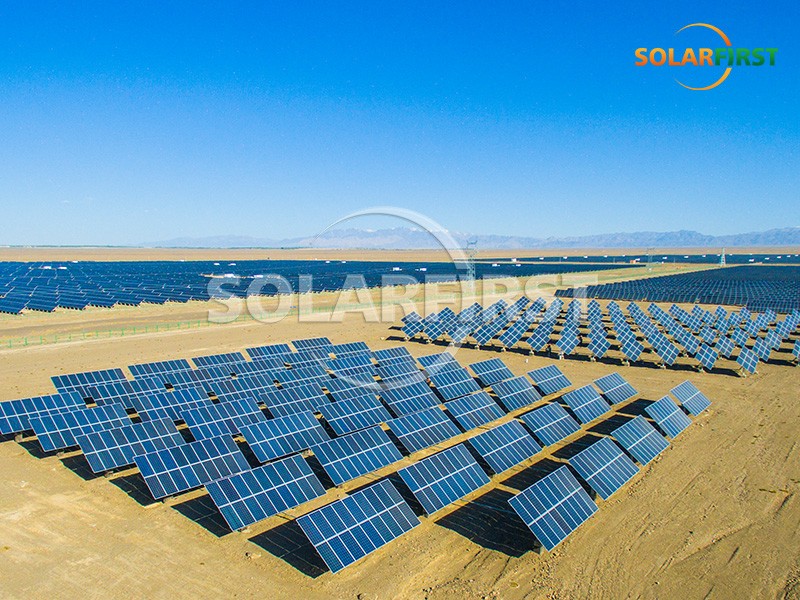 150 kWp flache einachsige Nachführung in Xinjiang