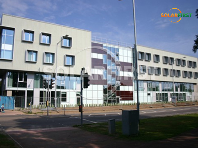 120 kWp BIPV-Vorhangfassade in Großbritannien