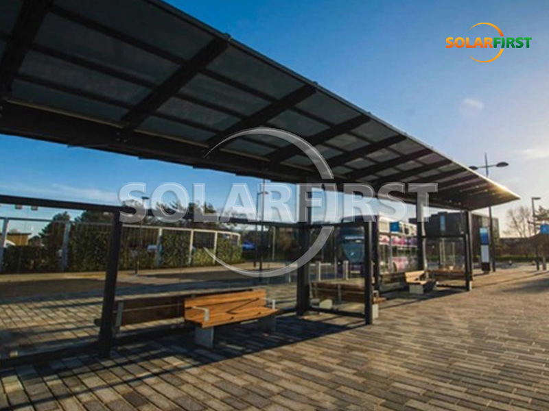 184 m² große BIPV-Carport-Lösung an der Bournemouth University, Großbritannien