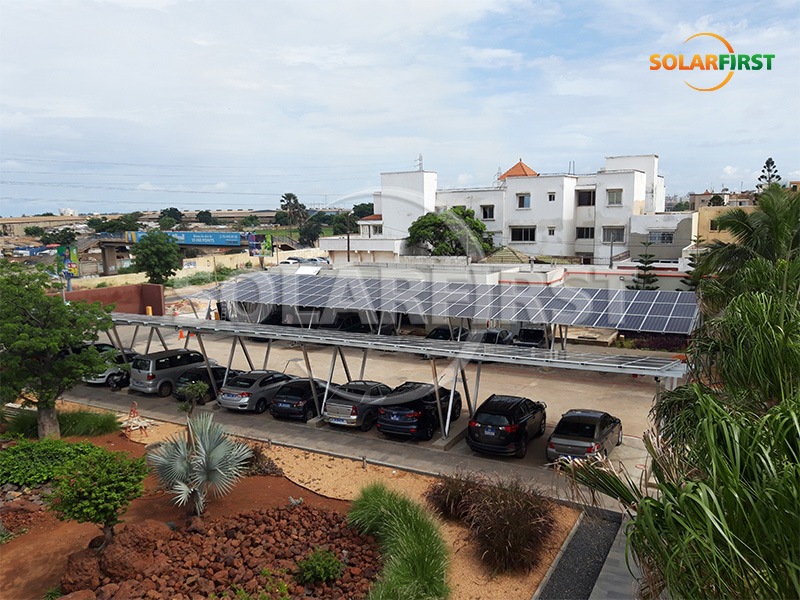 120 kWp PV-Carport-Lösung aus Aluminiumlegierung im Senegal