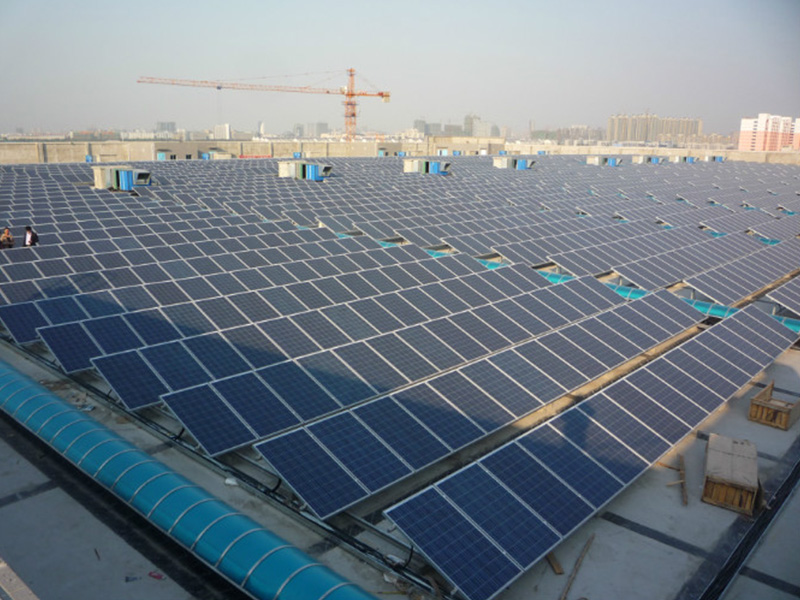Solar First Roof Mount Series: Verstellbares Stativsystem für Flachdächer