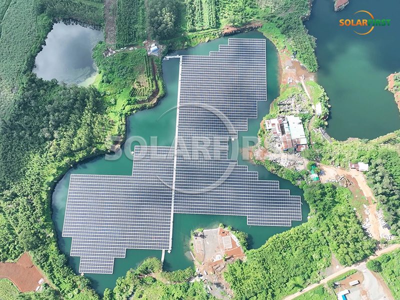 Das schwimmende Solarprojekt der Solar First Group im Landkreis Lingao wurde erfolgreich ans Netz angeschlossen und erhält Lob von den Medien!